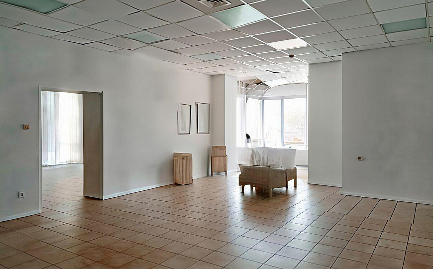 Торговое помещение на Осипова 239 м2 фото