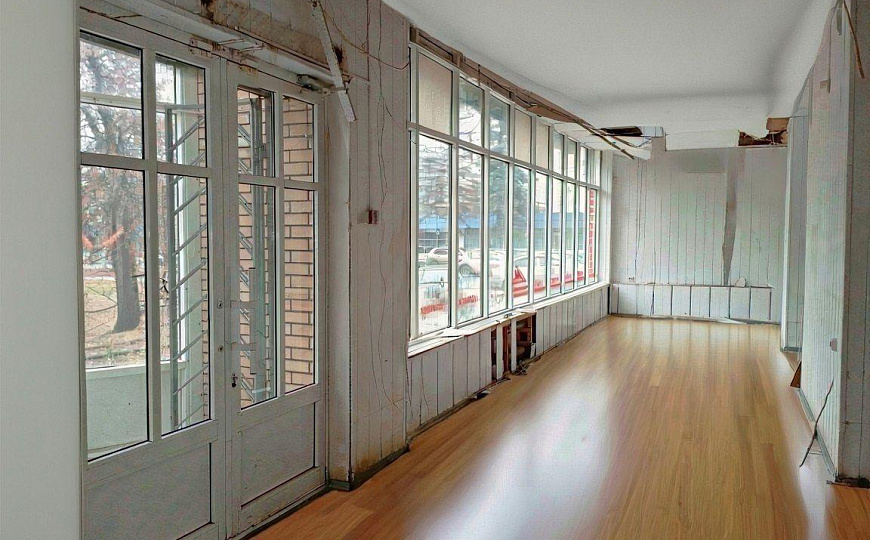 Торговое помещение на Осипова 239 м2 фото