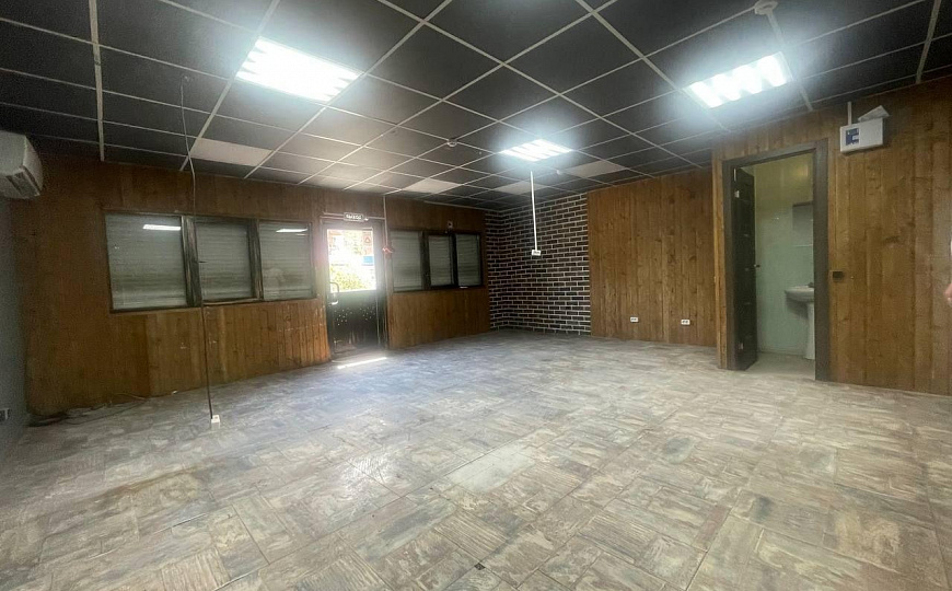 От собственника! Без комиссии ! На главной улице Батайска! Доставка/магазин/табак фото