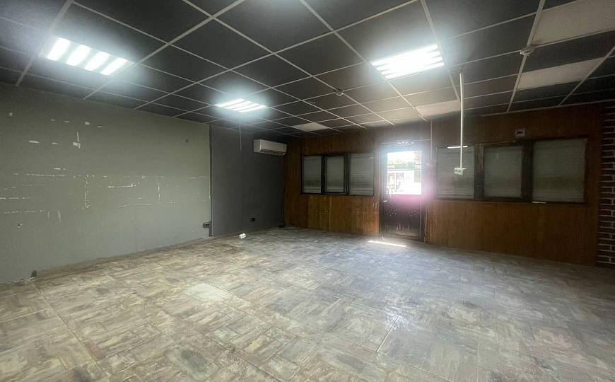 От собственника! Без комиссии ! На главной улице Батайска! Доставка/магазин/табак фото