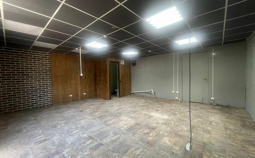 От собственника! Без комиссии ! На главной улице Батайска! Доставка/магазин/табак фото