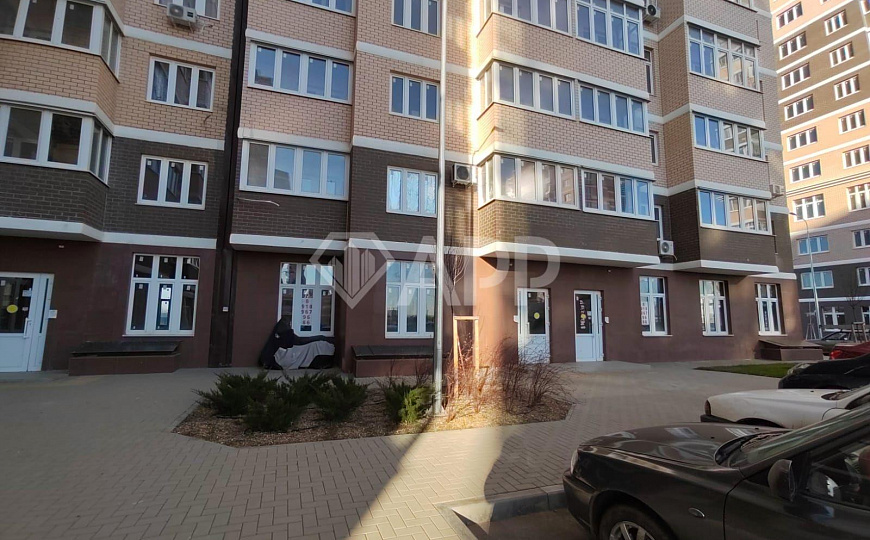 Продаю торговое помещение, 450 м² фото
