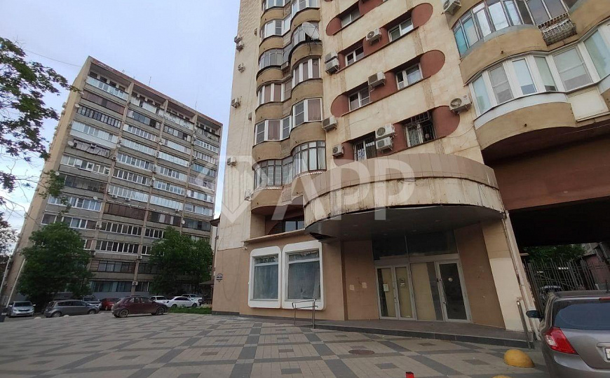 Сдам торговое помещение, 500 м² фото