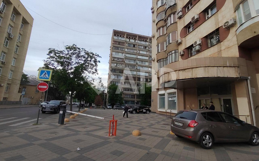 Сдам торговое помещение, 500 м² фото