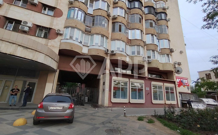 Сдам торговое помещение, 500 м² фото