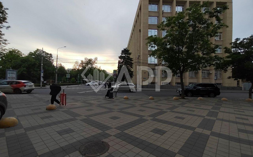 Сдам торговое помещение, 500 м² фото