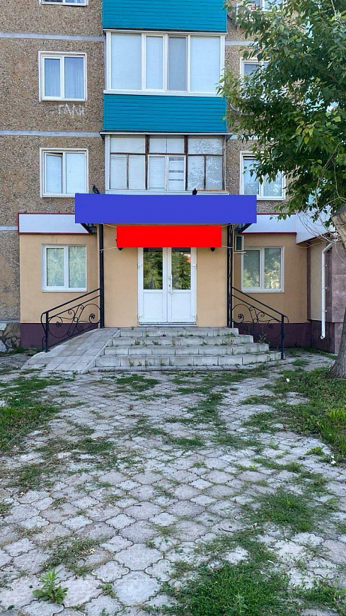 Продажа помещения свободного назначения на красной линии фото