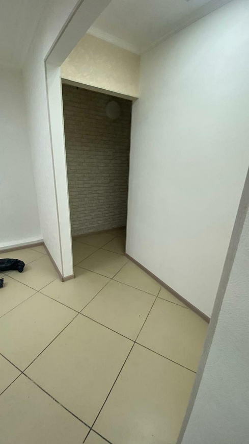 Продажа помещения свободного назначения на красной линии фото