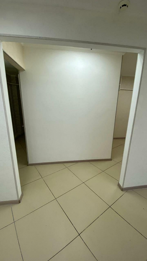 Продажа помещения свободного назначения на красной линии фото