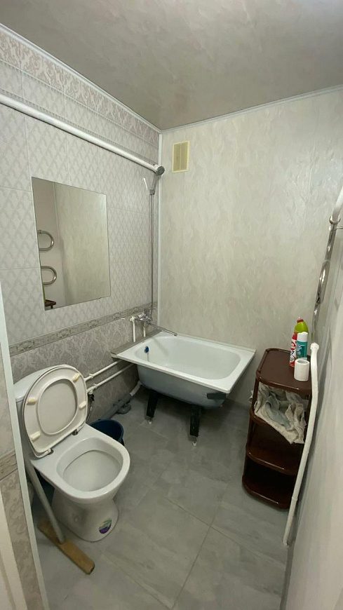 Продажа помещения свободного назначения на красной линии фото