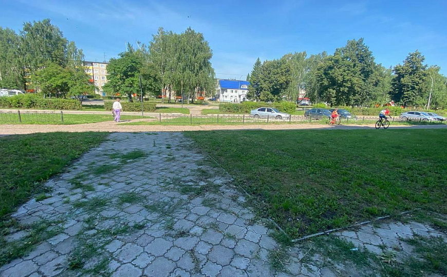 Продажа помещения свободного назначения на красной линии фото