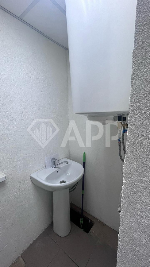 Продам офис с ремонтом 47.9м² фото