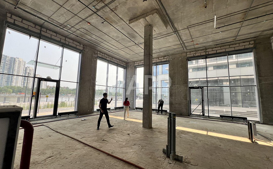 Аренда под офис, элитный  мед. центр,  шикарное отдельно стоящее здание на набережной Москвы реки.  фото