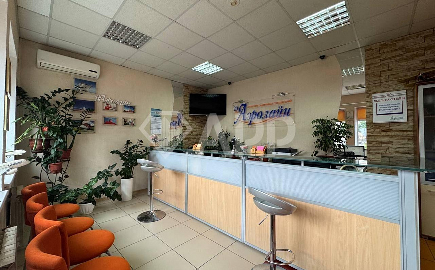 Здание/Два этажа/Самый центр города/Два входа фото