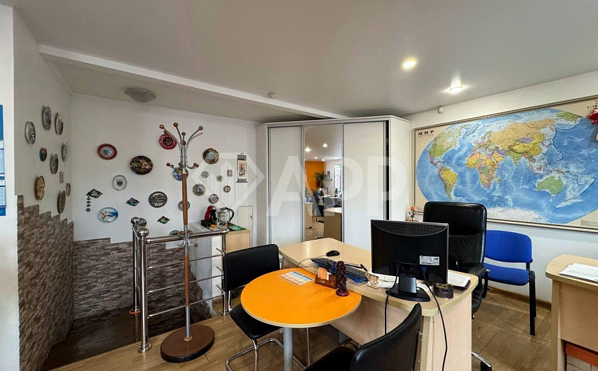 Здание/Два этажа/Самый центр города/Два входа фото