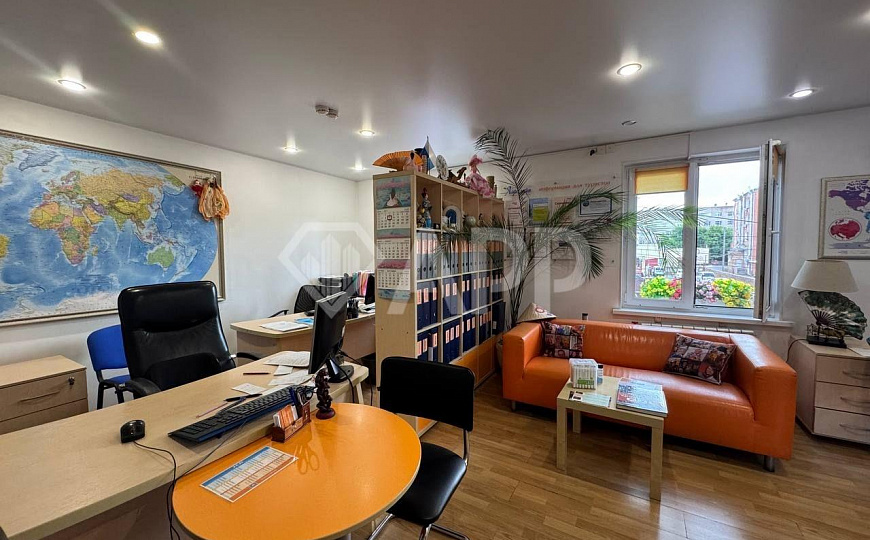 Здание/Два этажа/Самый центр города/Два входа фото