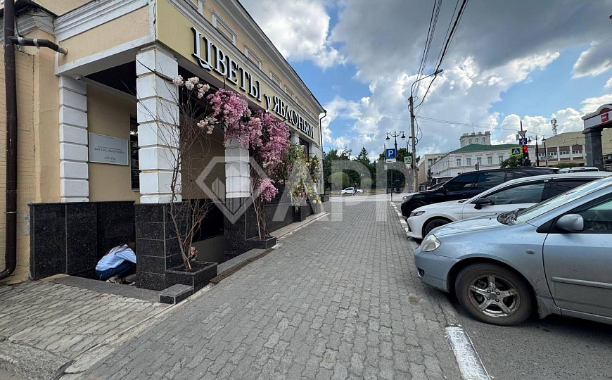 Здание/Два этажа/Самый центр города/Два входа фото