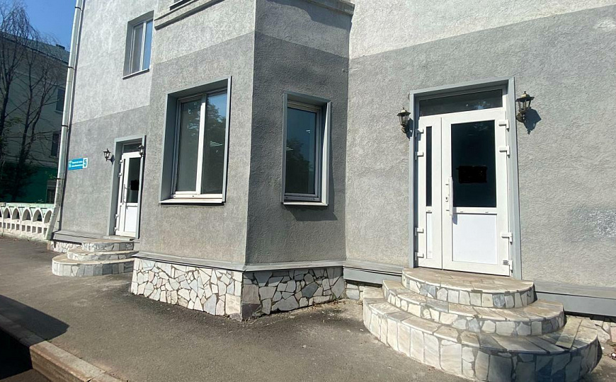 Помещение свободного назначения на красной линии фото