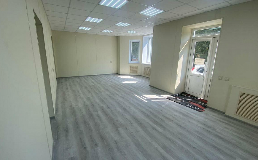 Помещение свободного назначения на красной линии фото