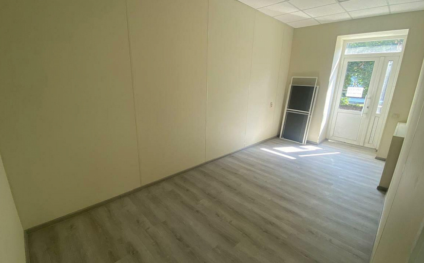 Помещение свободного назначения на красной линии фото