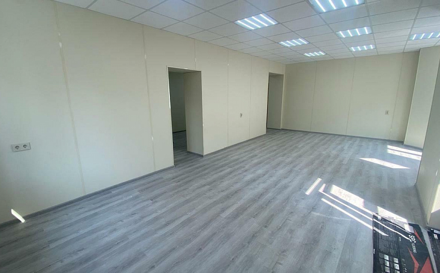 Помещение свободного назначения на красной линии фото