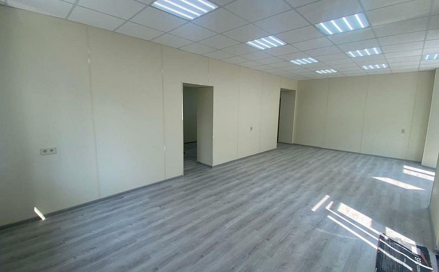 Помещение свободного назначения на красной линии фото