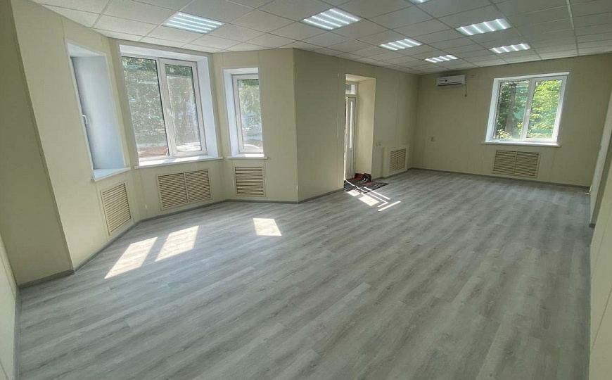 Помещение свободного назначения на красной линии фото