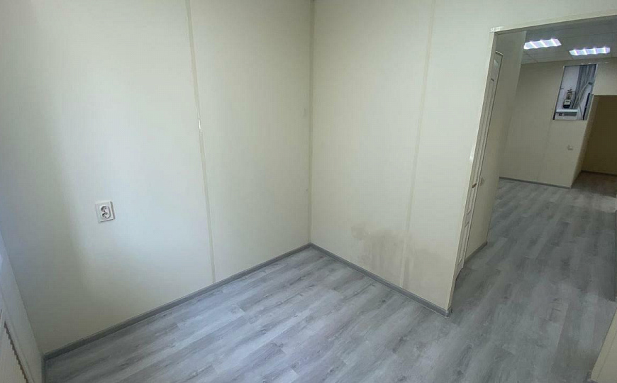 Помещение свободного назначения на красной линии фото