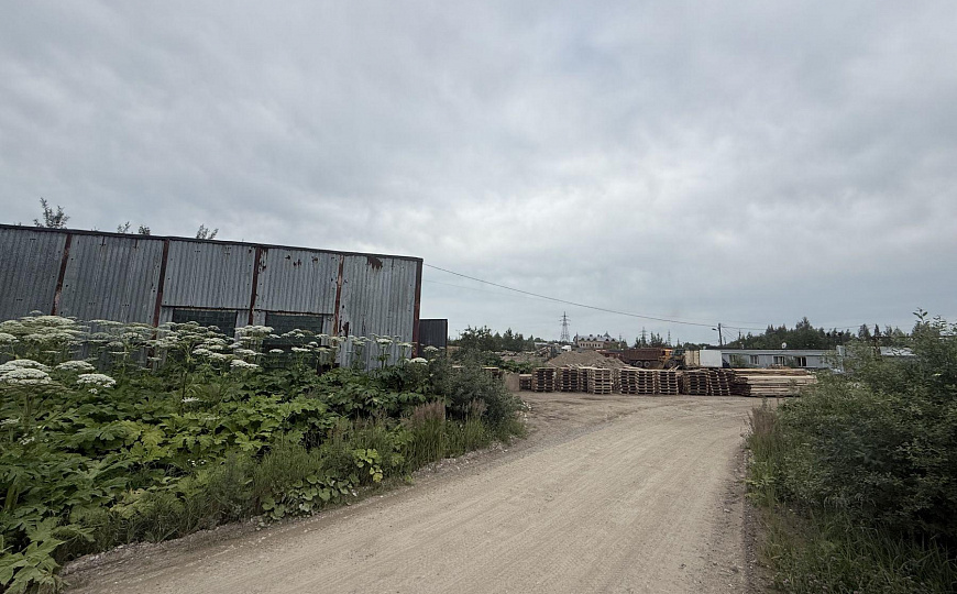 Продам ЗУ 3,38га с пром строениями 1 800 м²  фото