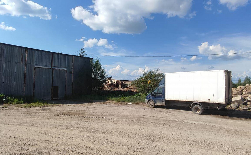 Продам ЗУ 3,38га с пром строениями 1 800 м²  фото