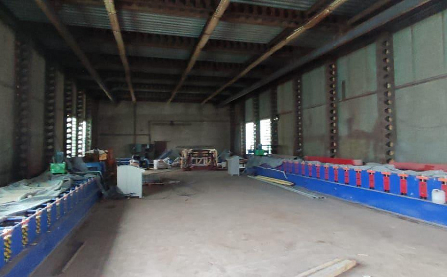 Продам ЗУ 3,38га с пром строениями 1 800 м²  фото