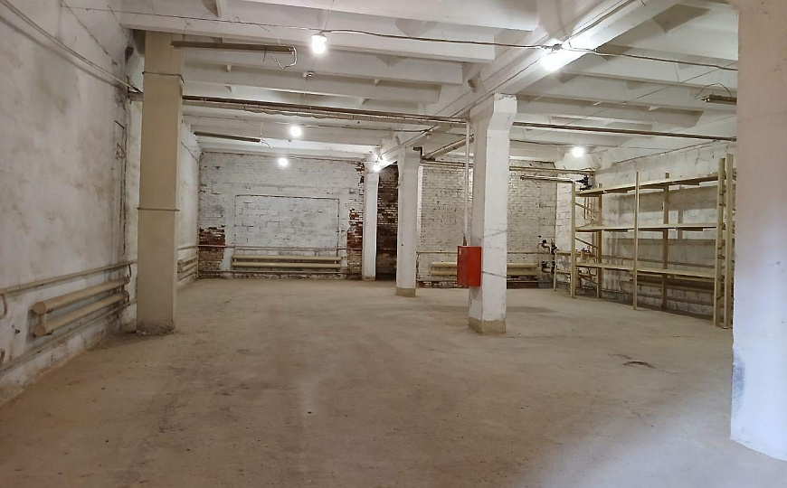 Склад или производство фото