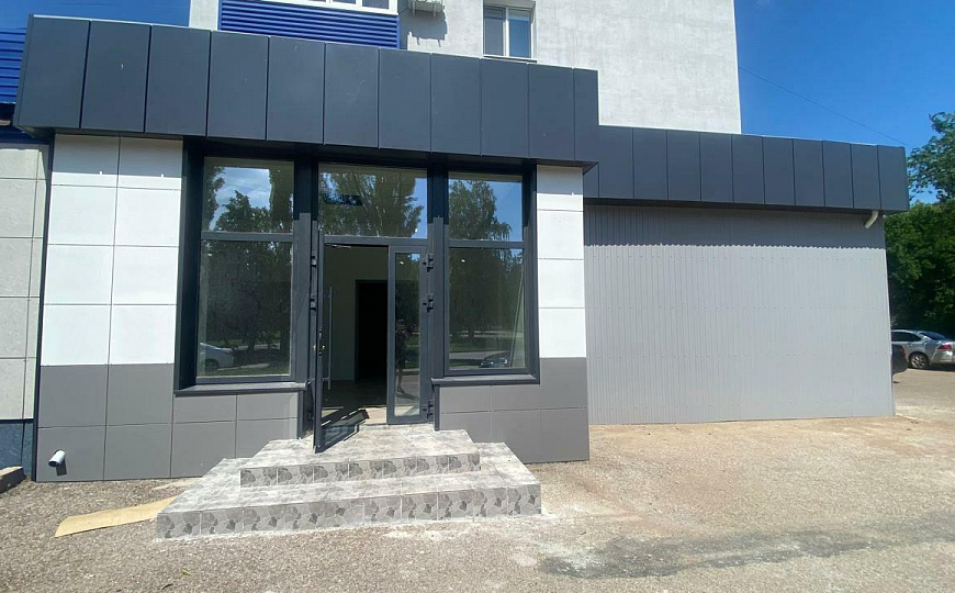 Торговое помещение на красной линии фото