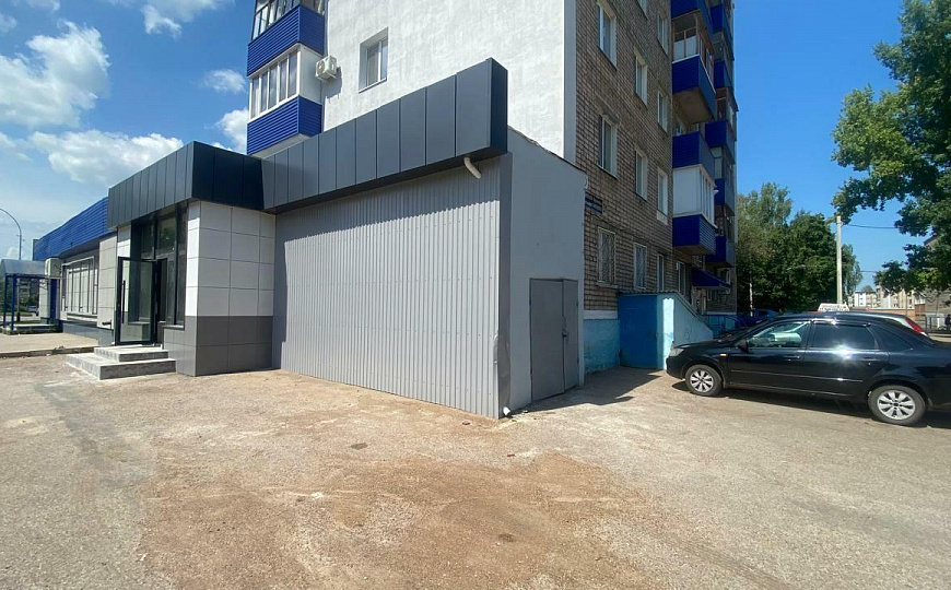 Торговое помещение на красной линии фото