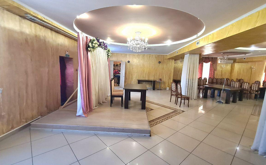 Помещение на 1 линии, 370 м² фото