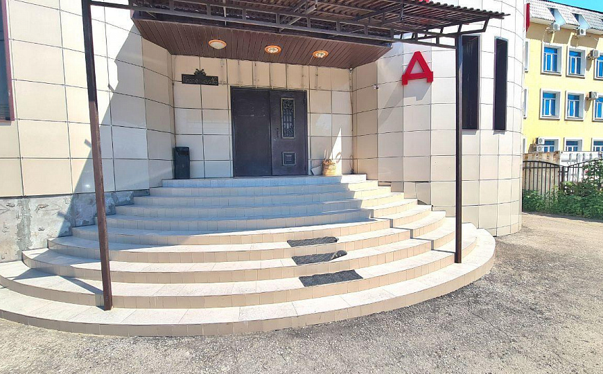 Помещение на 1 линии, 370 м² фото