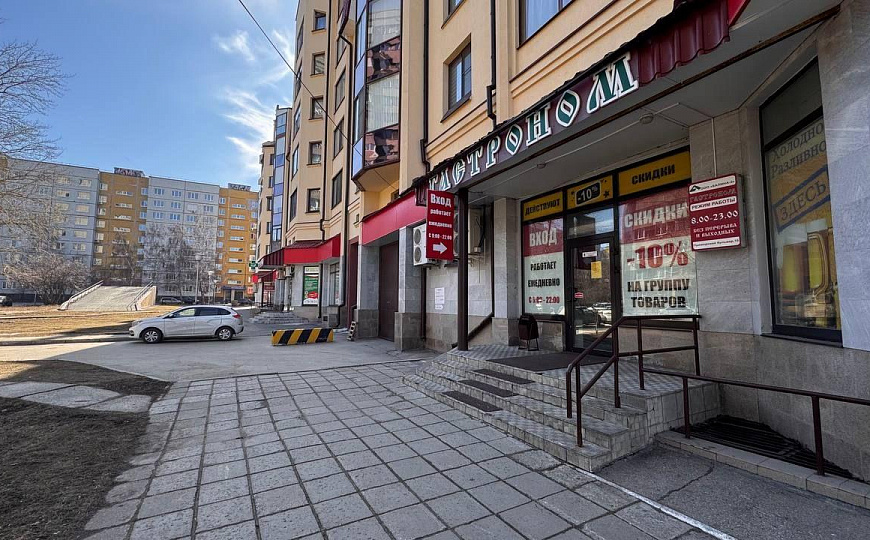 Помещение свободного назначения 560 кв.м. фото