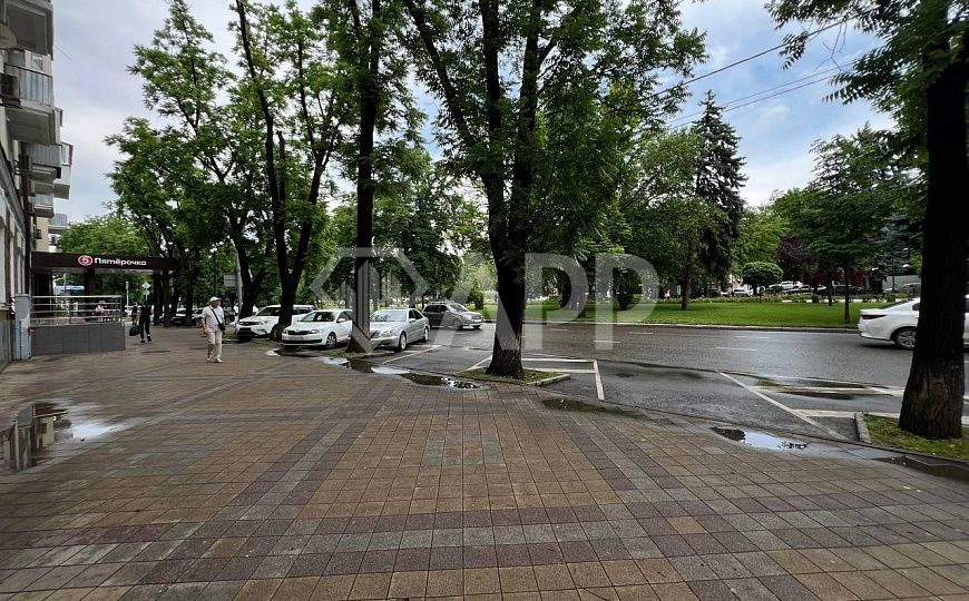 Сдаю торговое помещение, 267,5 м² фото