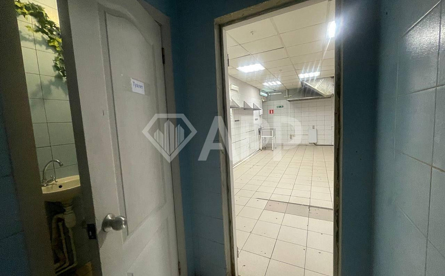 Сдам помещение свободного назначения, 247 м² фото