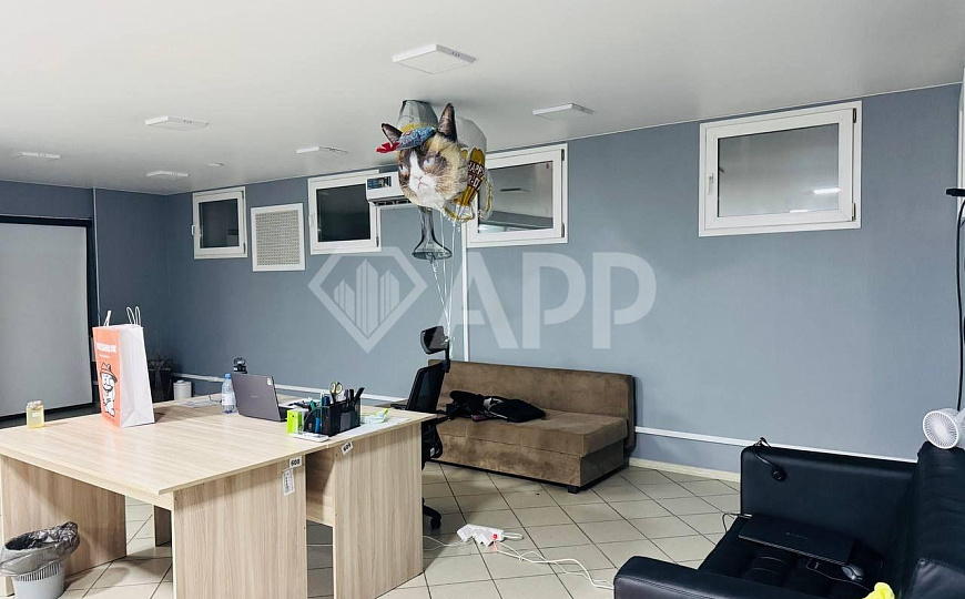 Премиум локация! Сдам 154 кв. метра под ПВЗ, парикмахерскую, груминг. Отличный ремонт! фото