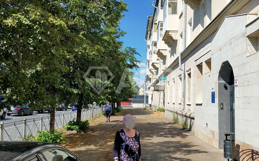 Сдаю 111м² на трафике под услуги или офис фото