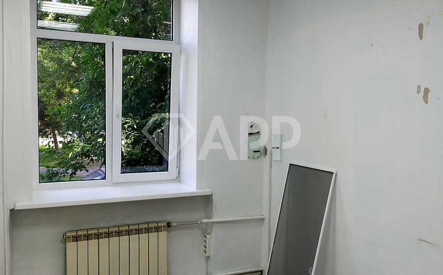 Сдаю 111м² на трафике под услуги или офис фото