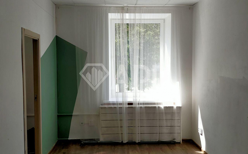 Сдаю 111м² на трафике под услуги или офис фото