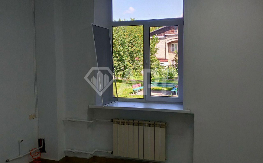 Сдаю 111м² на трафике под услуги или офис фото