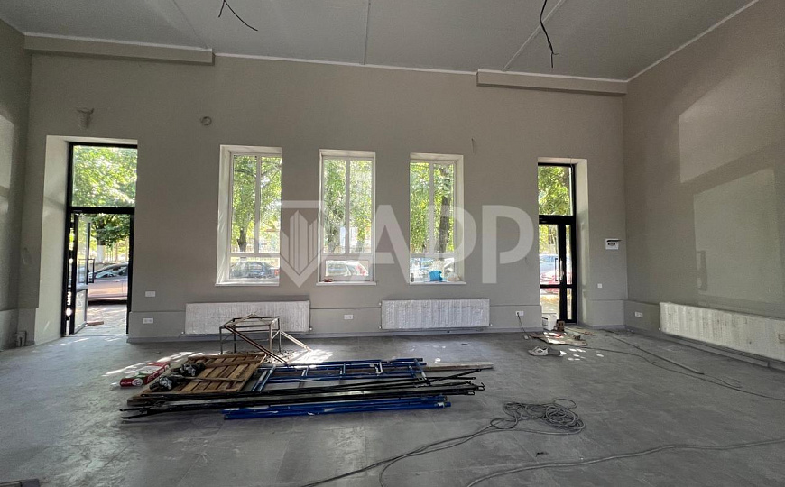 Сдам помещение свободного назначения, 148 м². От 80 до 148 м² фото