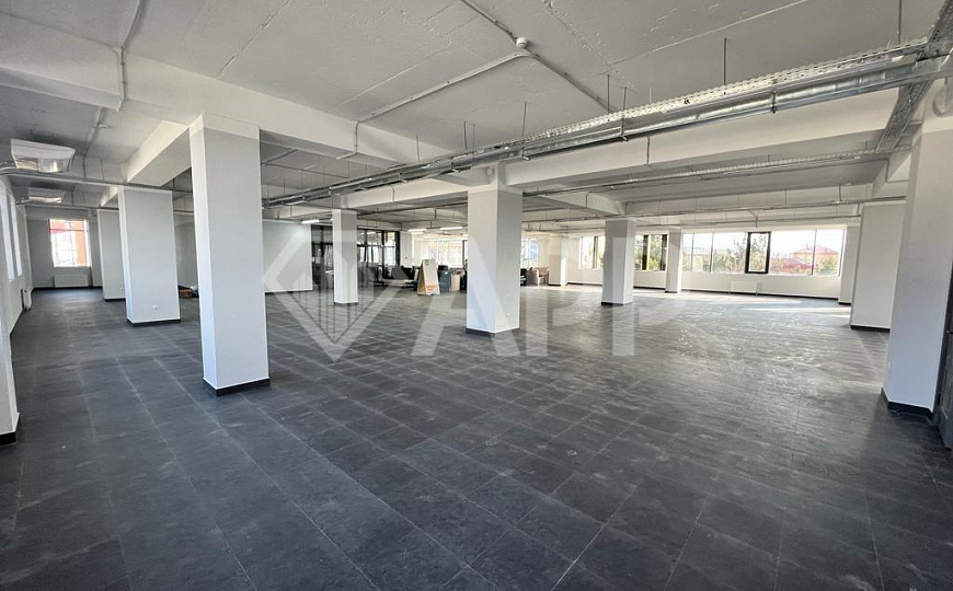 Сдаю торговое помещение, 620 м² фото