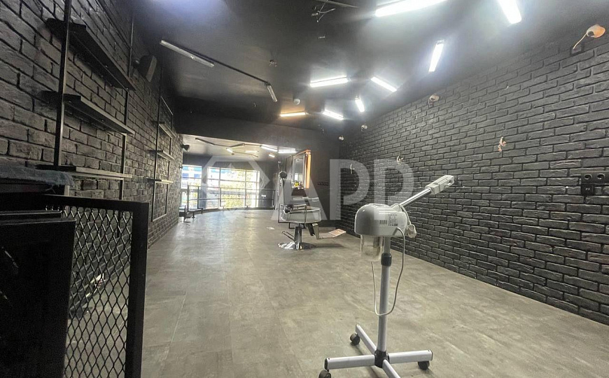 109 м2/Угол/Рядом с кофейней/витрины в пол/Садовая фото