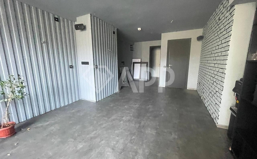 109 м2/Угол/Рядом с кофейней/витрины в пол/Садовая фото