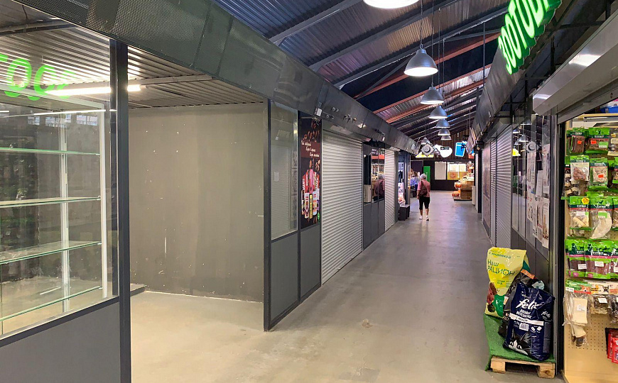 Сдам витрину 4,5 м² фото