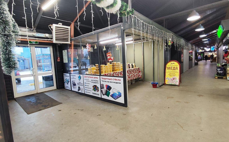 Сдам витрину 4,5 м² фото